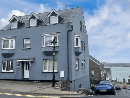 A Complex of 7 Apartments with Estuary Views